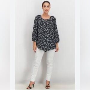 NWT 41 Hawthorn Black with White Floral Clarita Pleat Detail Blouse Size Small